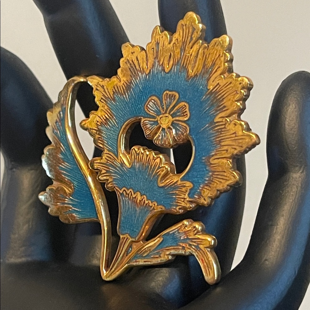 MMA 1985 Shah Jahan Indian Mughal Art Gold Tone Blue Enamel Flower Brooch